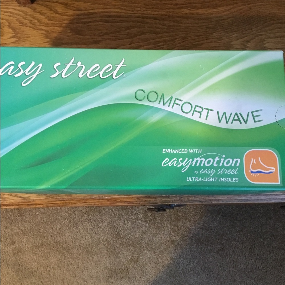 EASY STREET COMFORT WAVE FLATS - Picture 5 of 5